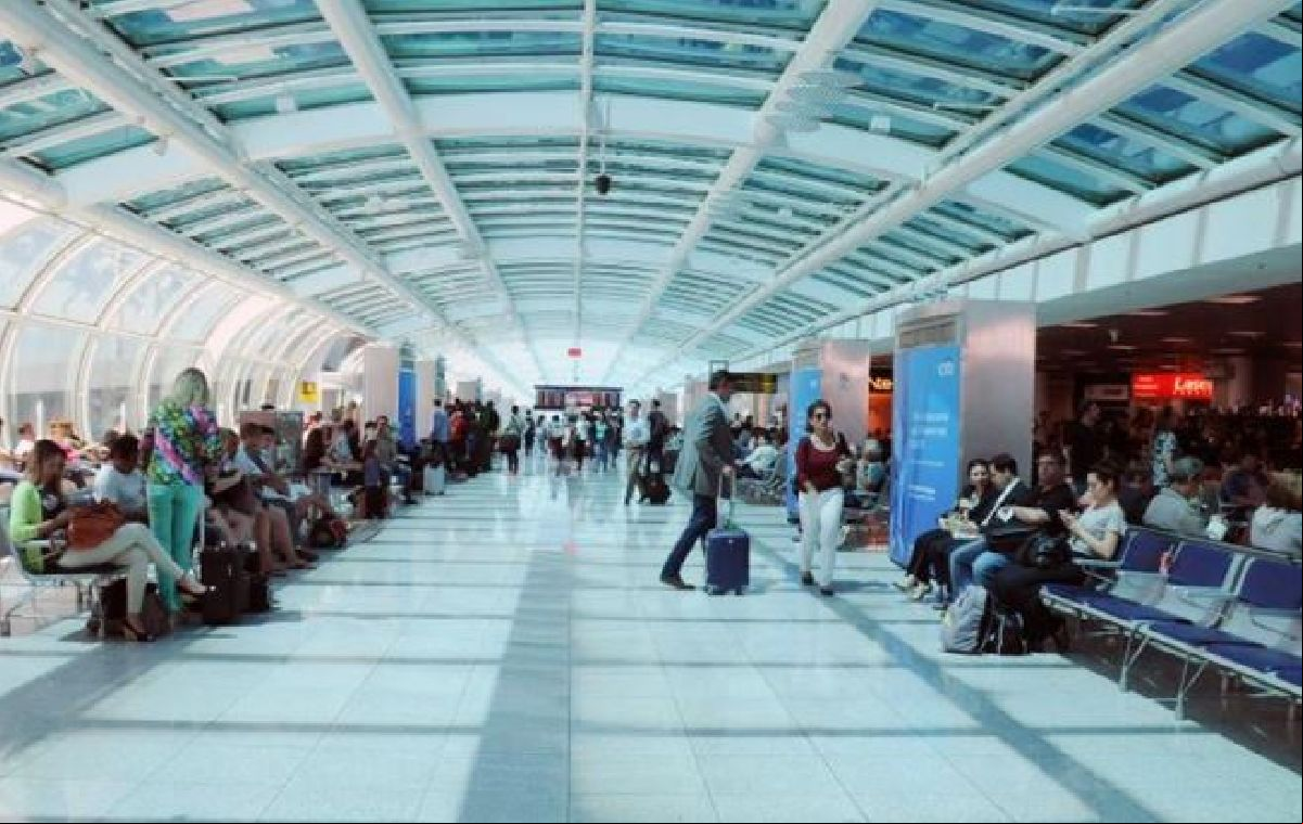 CARNAVAL DEVE MOVIMENTAR CERCA DE 2,4 MILHÕES DE PESSOAS NOS PRINCIPAIS AEROPORTOS DO PAÍS