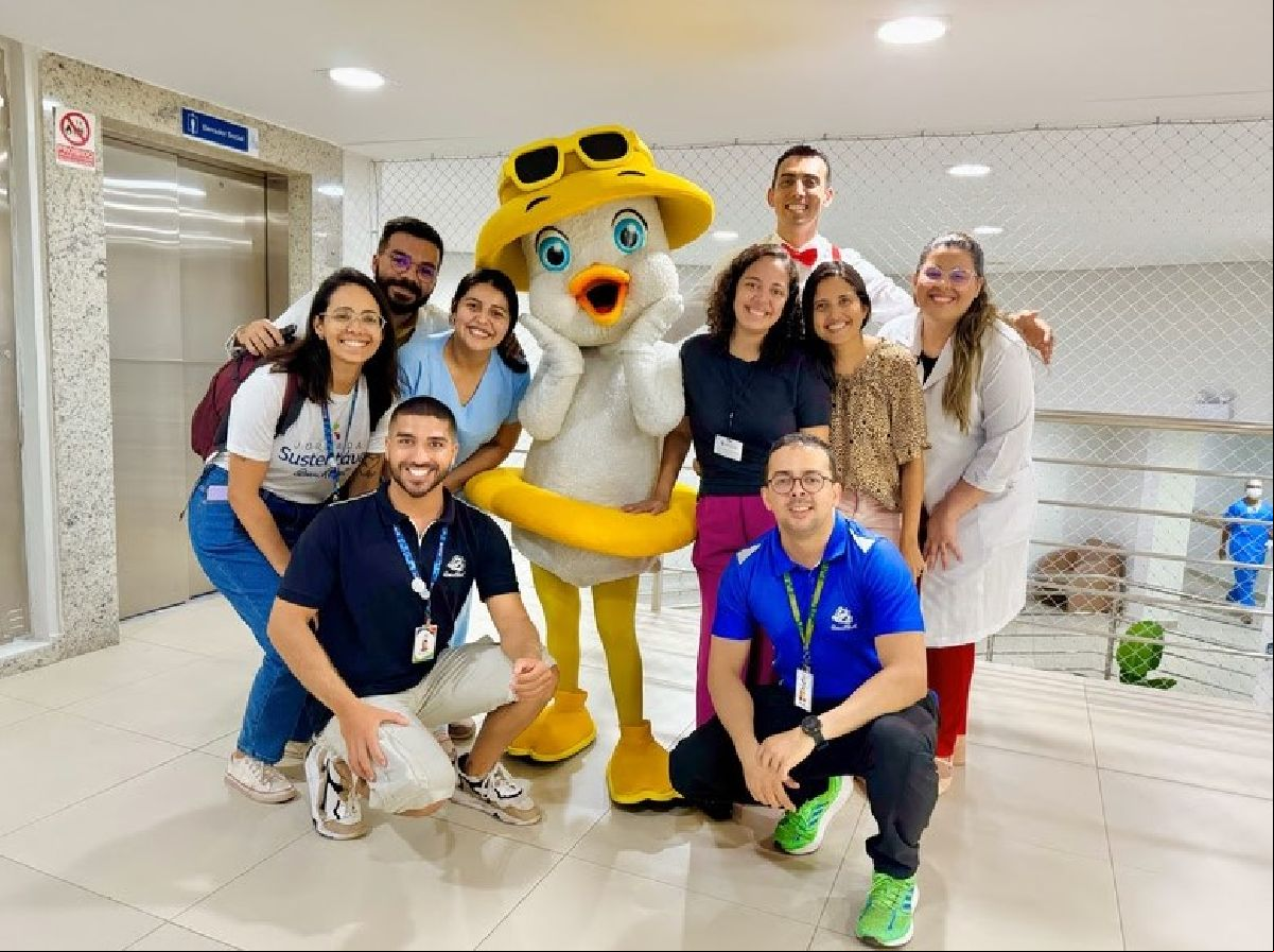 Beach Park leva manhã de magia ao Hospital Luís França em celebração ao Dia das Crianças